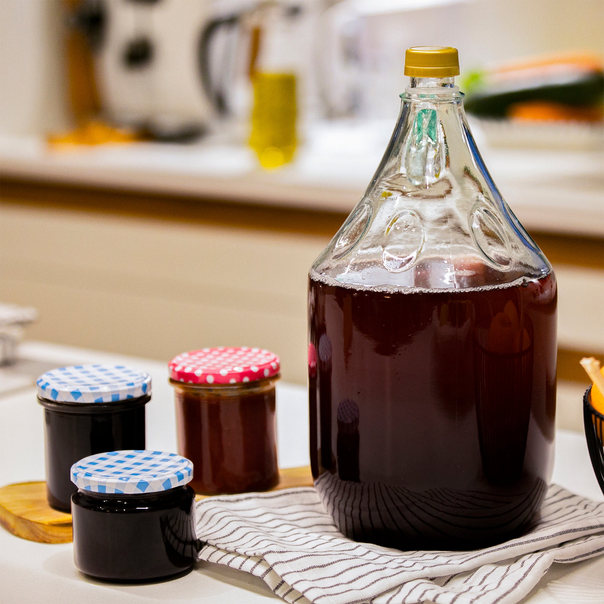 6 x 5L Flasche mit Schraubverschluß und Schutzkorb