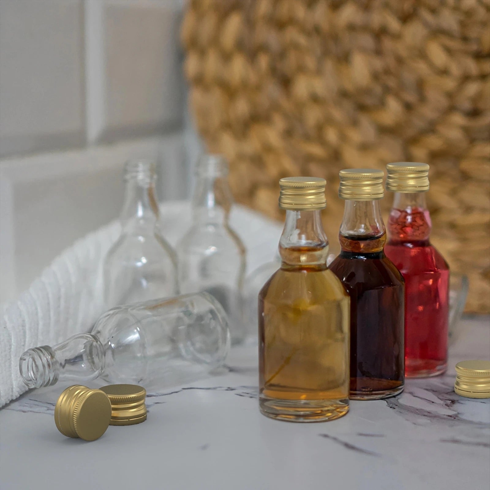 10x 50ml Glasflaschen Set mit Schraubverschluss – Mini Flaschen für Schnaps & Proben