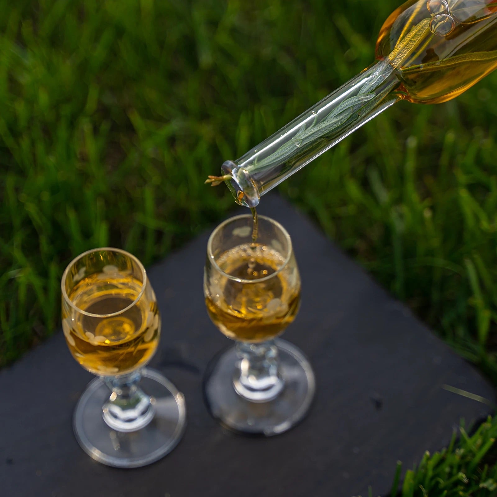 6x 100ml Glasflaschen Set mit Naturkorken – Kleine Flaschen für Likör, Öl & Gastgeschenke